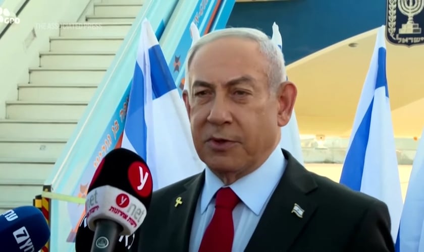 Netanyahu viaja aos EUA para se encontrar com Trump. (Captura de tela/YouTube/AP)