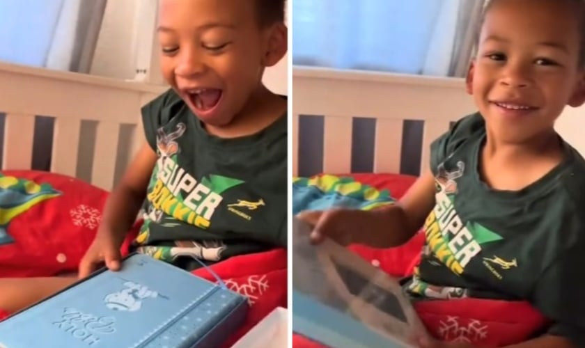 O menino de 7 anos ficou perplexo de alegria ao ganhar uma Bíblia. (Foto: Reprodução/TikTok/nikitaintentionally).