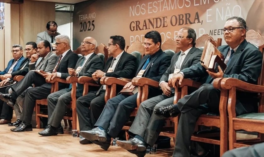 Diretoria da Assembleia de Deus BH, durante 80ª EBO. (Foto: Instagram/adbhoficial) 