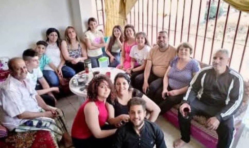 Pastor Khaled Mezhir e sua família foram mortos por terroristas islâmicos. (Foto: X/seanfeucht)
