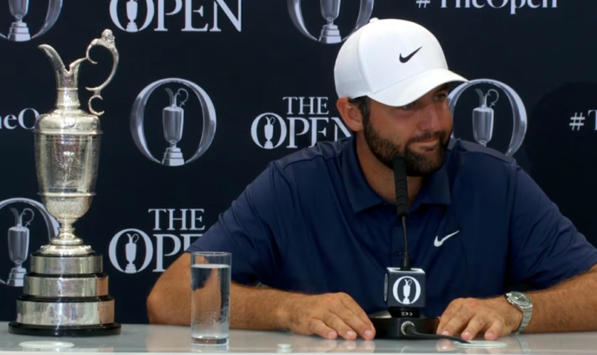 Scottie Scheffler em coletiva de imprensa após vencer o British Open. (Captura de tela/PGA Tour)