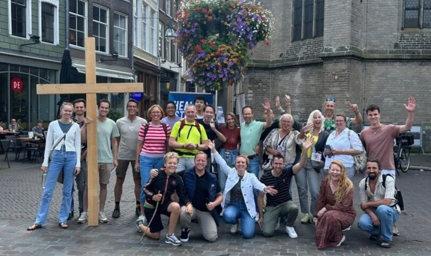 Os cristãos em Zwolle. (Foto: Reprodução/Revive)