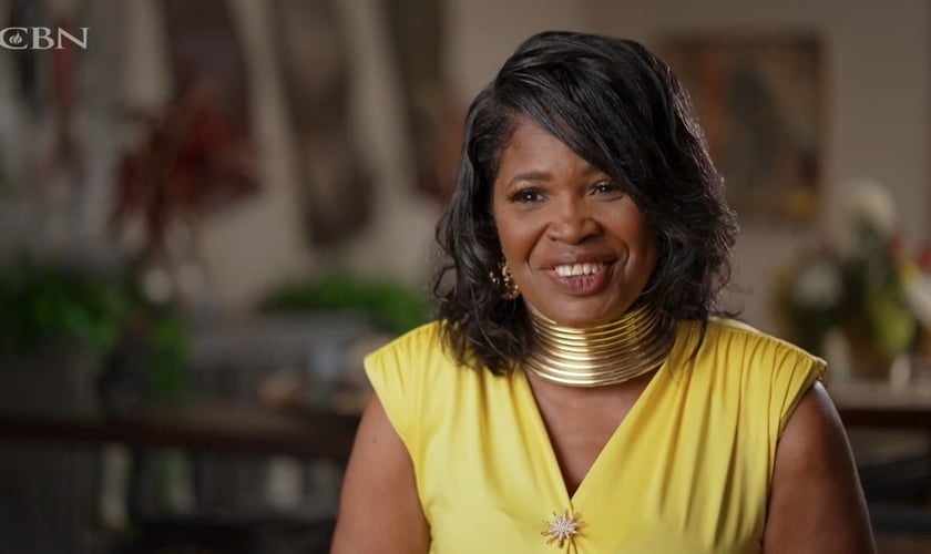 Angie Foxworth foi restaurada por Deus. (Foto: Reprodução/CBN News).