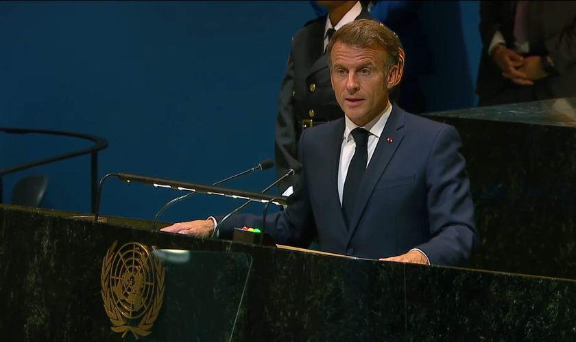 O presidente francês Emmanuel Macron discursa no plenário da 80ª Assembleia Geral da ONU, em Nova York. (Captura de tela/YouTube/ONU)