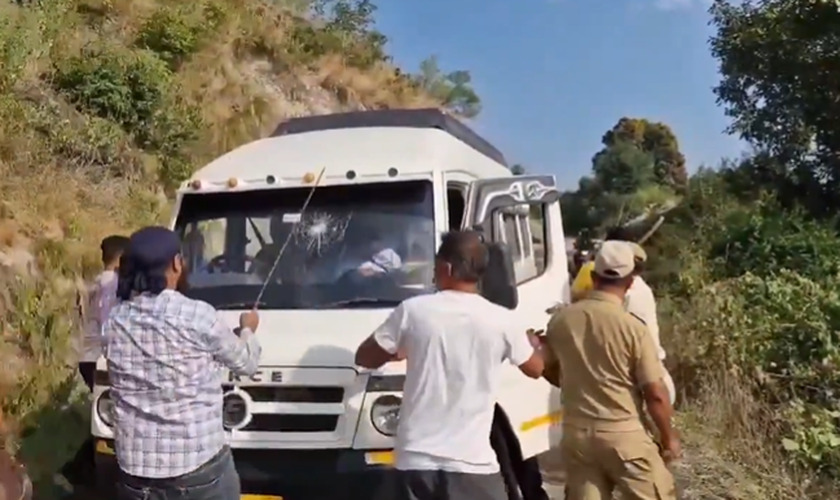 O ataque aos missionários. (Foto: Reprodução/X/Hindutva Watch)