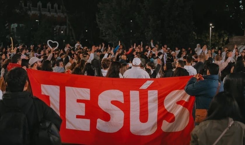 Evangelismo em praça de Madri. (Foto: Instagram/ somoslumenfest)