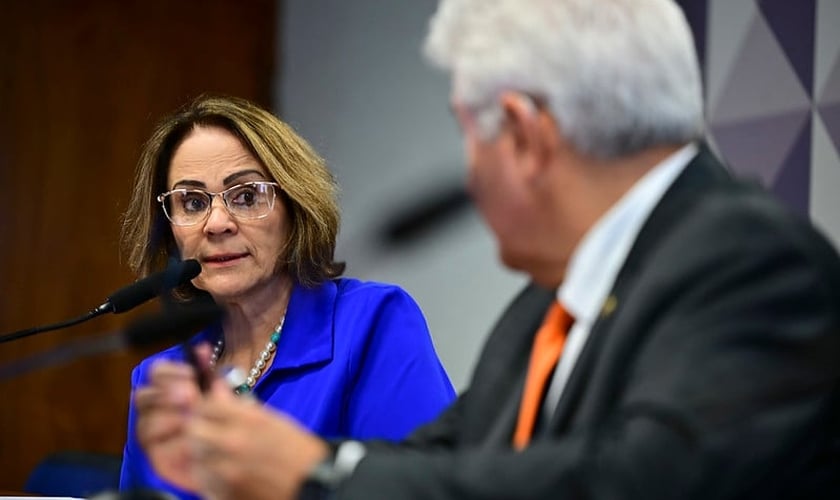 Damares Alves na sessão da Comissão de Direitos Humanos do Senado. (Foto: Saulo Cruz/Agência Senado)