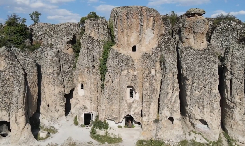 Ruínas da cidade de Listra. (Foto: Reprodução/YouTube/Justin Rees & Greater God TV).