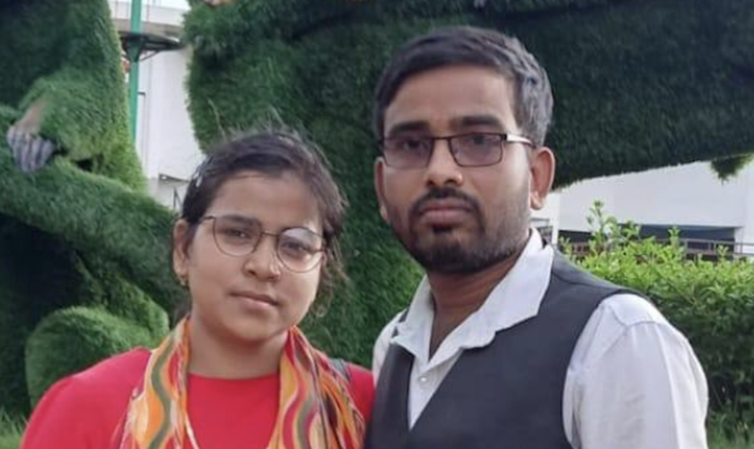 Chandan e sua esposa Rishu. (Foto: Back to Jerusalem).