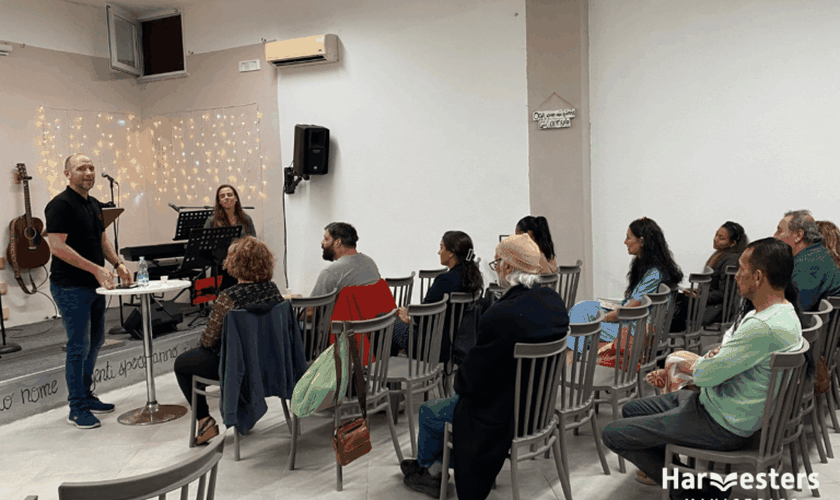 Testemunho registrado durante treinamento da Harvesters em Nápoles. (Foto: Harvesters Ministries)