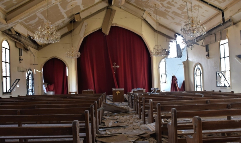Igreja Tal Tawil atingida por bombardeios em 2015, quando o Estado Islâmico atacou aldeias assírias no Vale do Khabur. (Foto: Open Doors)