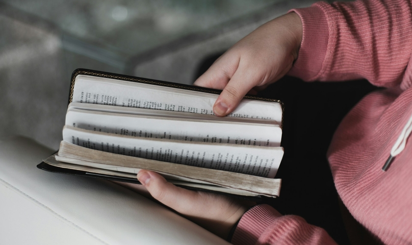 Salvaguarda para quem expressa opiniões com base em textos religiosos pode ser eliminada. (Foto ilustrativa: Alexandra Fuller / Unsplash)