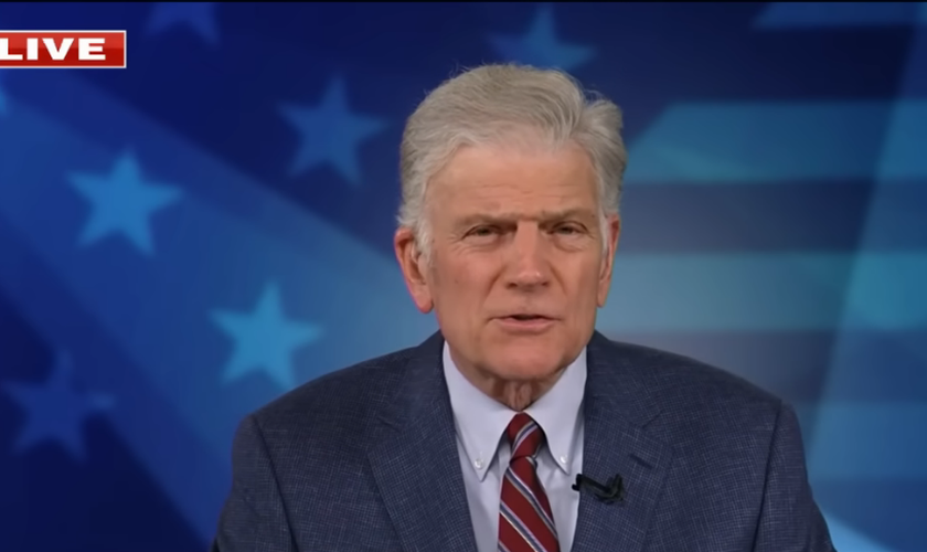 Franklin Graham em entrevista à Fox News: “A América está se afastando tanto de Deus e de Sua verdade” (Captura de tela/YouTube/Fox News)