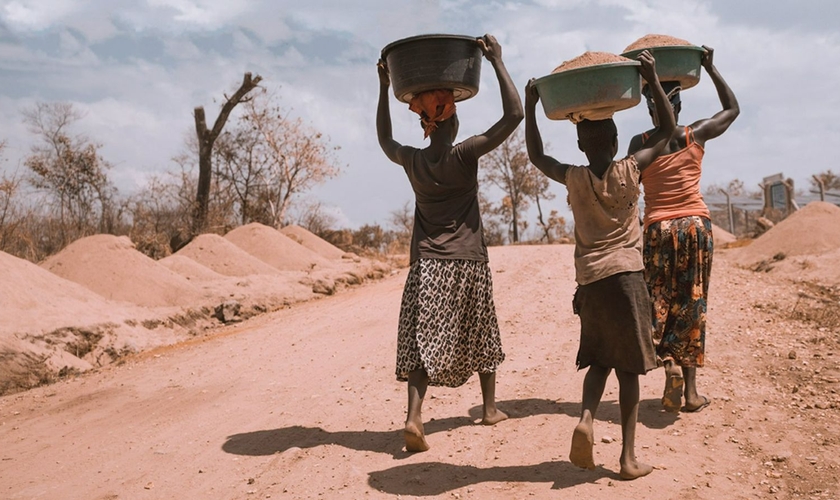 Os cristãos continuam sendo alvo dos extremistas. (Foto: Ilustração/Unsplash/Ninno JackJr)