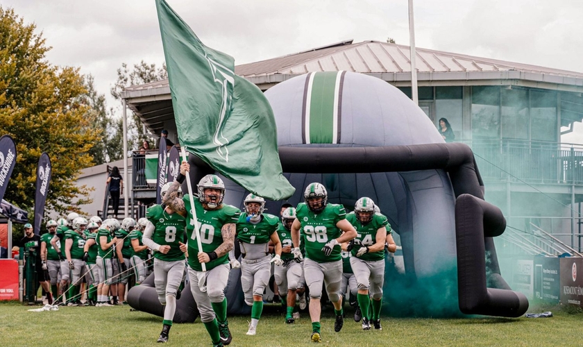 O time de futebol americano na Irlanda. (Foto: Reprodução/IMB)