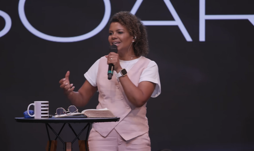 Nívea Soares. (Foto: Reprodução/YouTube/Nívea Soares)