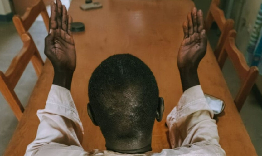 O pastor Ibrahim Hassan. (Foto: Reprodução/Global Christian Relief)