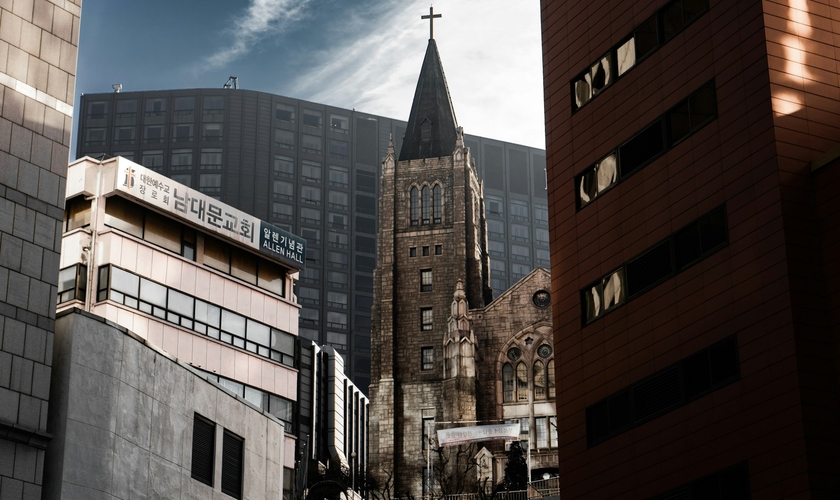 Igreja Presbiteriana Namdaemun, em Seul, Coreia do Sul. (Foto: Guillermo Pérez/Unsplash)