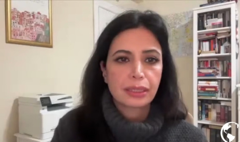 Rostampour Keller. (Foto: Reprodução/YouTube/World Prayer Network).