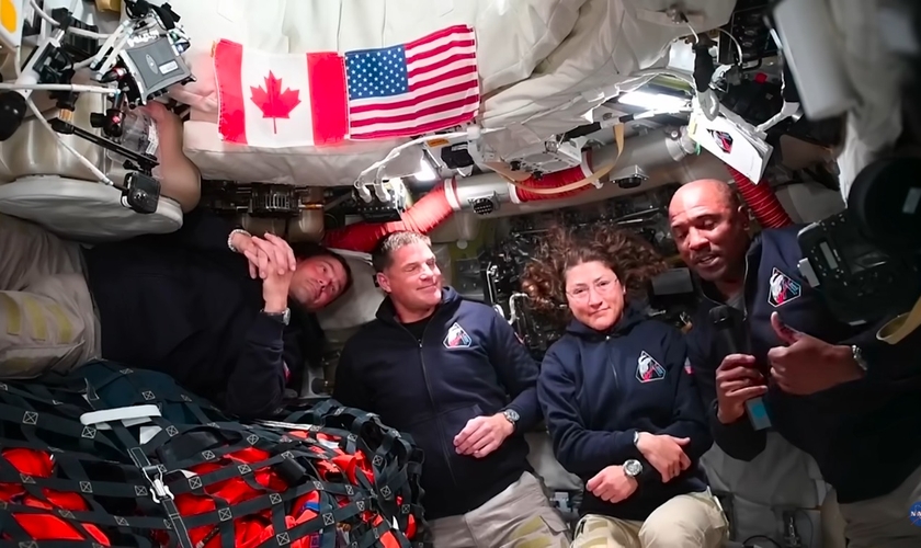 Victor Glover citou a Bíblia em mensagem de Páscoa. (Foto: Reprodução/YouTube/NASA Johnson).