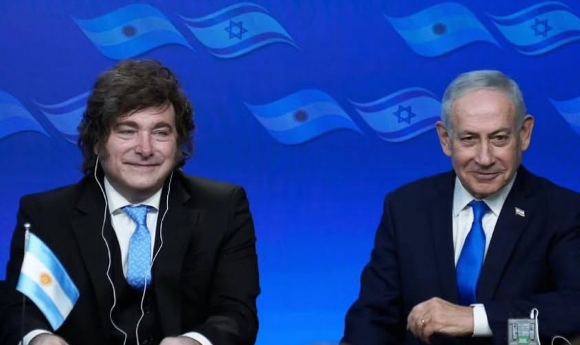 Milei e Netanyahu assinam Acordos de Isaac. (Foto: Kobi Gideon/GPO)