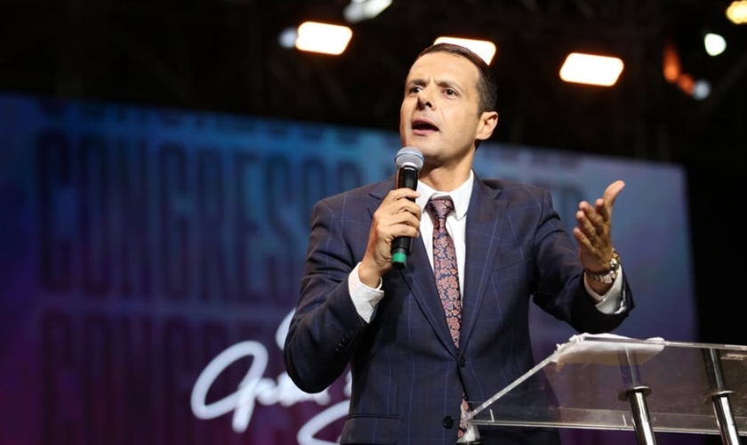 O pastor Juliano Fraga teve um encontro com Deus dentro da prisão. (Foto: Instagram/Juliano Fraga).