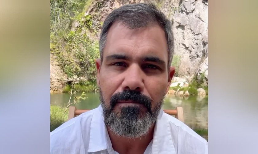 O ator Juliano Cazarré foi alvo de ataques nas redes sociais. (Foto: Reprodução/Instagram/Juliano Cazarré).