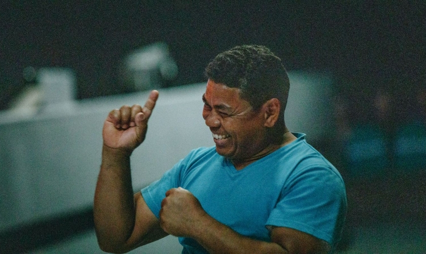 Em Cuba, existem mais de 57 mil surdos e apenas uma pequena parte conhece o Evangelho. (Foto: Reprodução/Unsplash/Thiago BF)