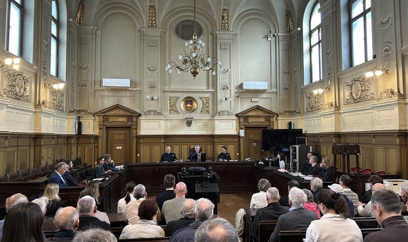 Sessão do Supremo Tribunal da Eslovênia em Liubliana. (Foto: Instagram/vrhovnosodisce)