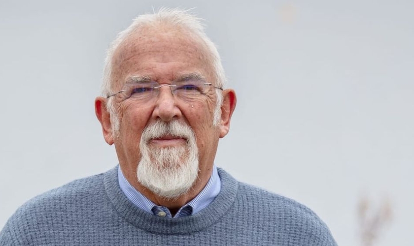 Pastor Clive Johnston recebe sentença de multa por pregar em zona de proteção ao aborto. (Foto: Christian Institute)