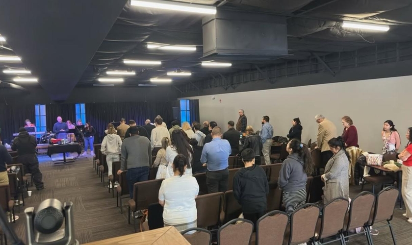 Culto na Igreja Radiant Springs. (Foto: Reprodução/Facebook/Radiant Springs Church)