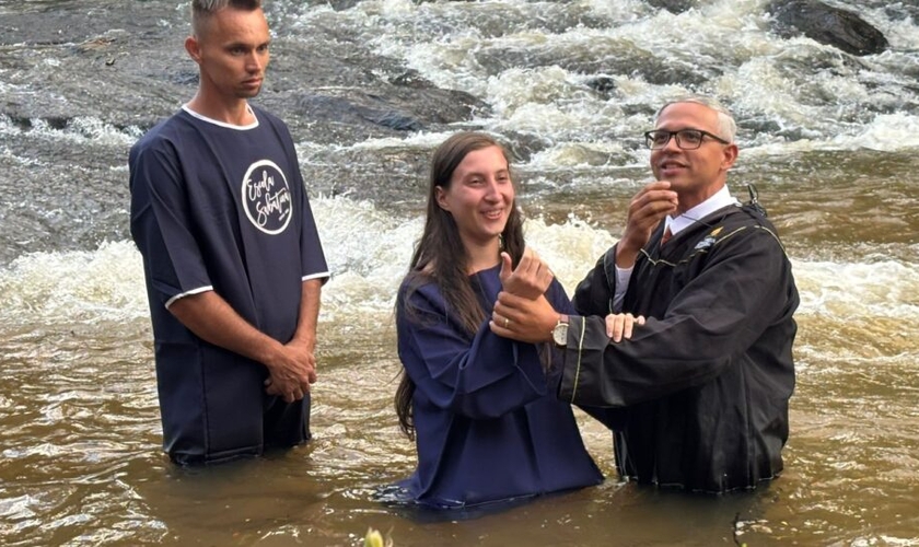 Arnaldo Liebmann e Raiane Liebmann decidiram pelo batismo (Foto: Arquivo pessoal/Notícias Adventistas).