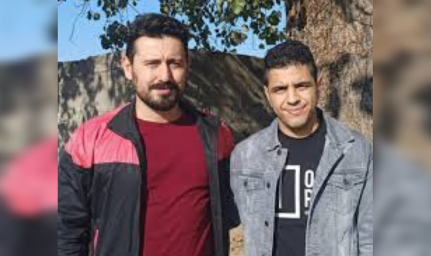 Ahmad Sarparast e Ayoob Poor-Rezazadeh. (Foto: Article 18).