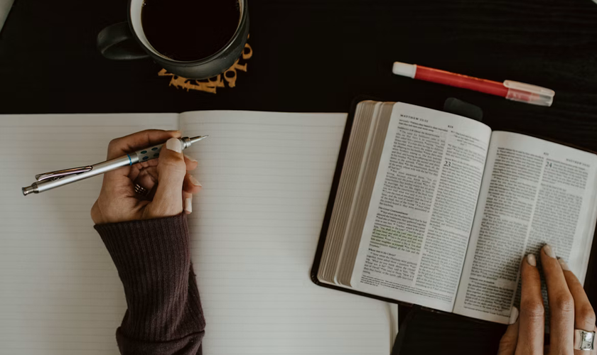 Colunista diz que série reunirá ensinamentos que Deus tem colocado em seu caminho. (Foto: Kelly Sikkema / Unsplash)