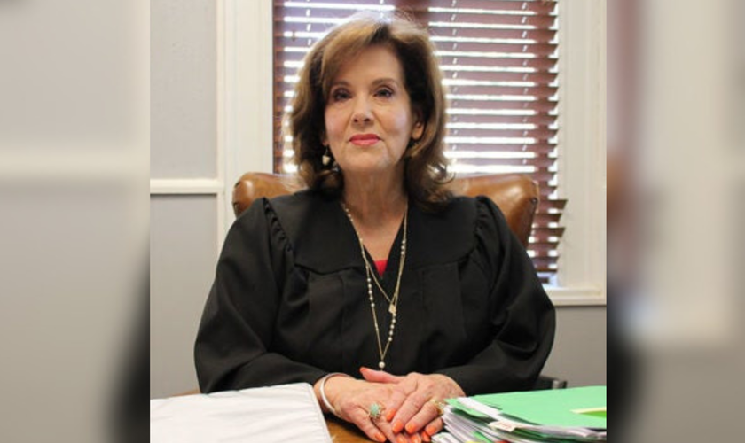 A juíza Dianne Hensley durante entrevista em seu gabinete no Texas. (Foto: First Liberty)