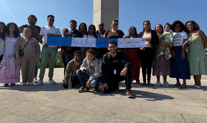 Grupo da Assembleia de Deus Ministério Refúgio em visita ao Memorial do Holocausto, no Rio. (Foto: José Leonidí da Silva)