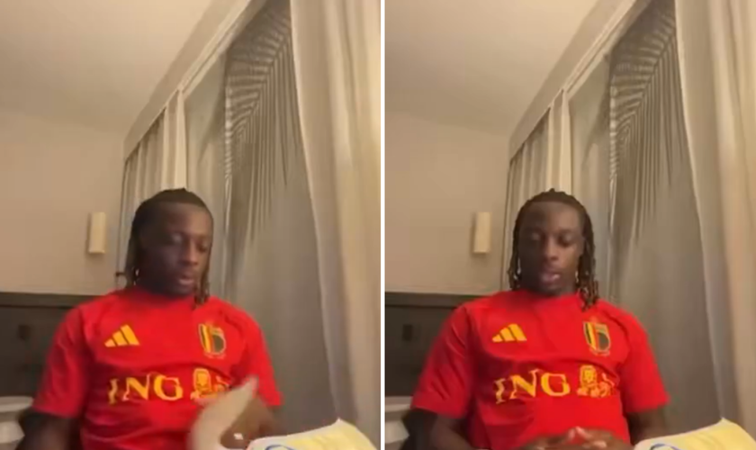 Jeremy Doku durante reflexão bíblica sobre a libertação de Pedro, registrada em Atos dos Apóstolos. (Captura de tela/X/Ablaze for God)