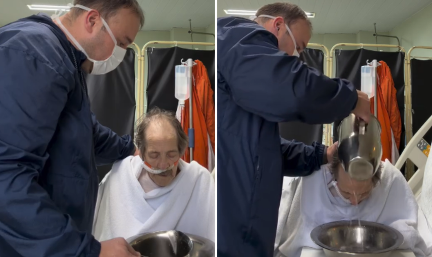 Pr. Marcelo Pereira batiza o Sr. Levi no leito de um hospital. (Captura de tela/Instagram/omarcelopereira)