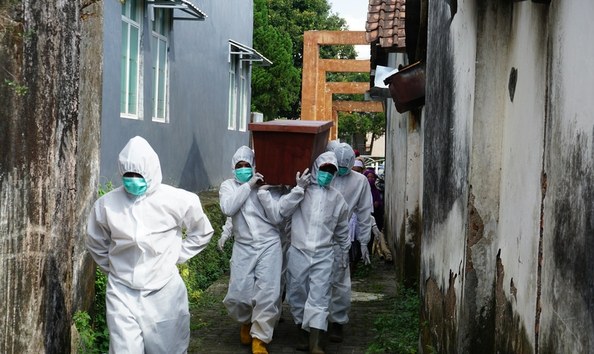 Avanço de novo surto de ebola intensifica a pressão sobre as comunidades cristãs. (Foto representativa: hofi hannan / Unsplash)