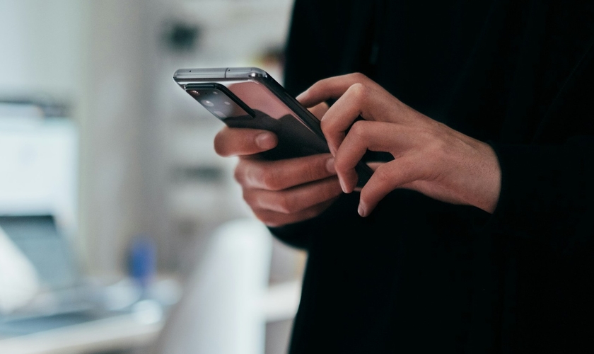 Evangelismo digital tem levado milhões de pessoas ao Evangelho por meio de buscas na internet. (Foto representativa: Jonas Leupe / Unsplash)