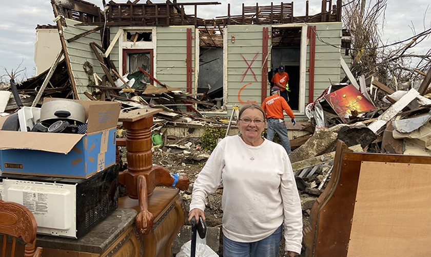 Orações perseverantes de mãe salvam filho, após tornado devastar cidade ...