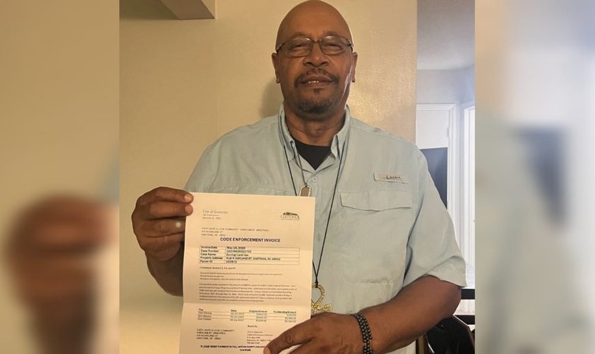 Pastor é multado em US$ 60 mil por abrigar sem-tetos em sua igreja nos ...