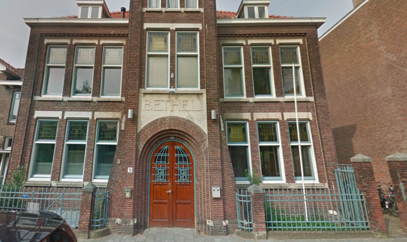 A Igreja Bethel está realizando na Holanda um culto que já passou das 700 horas para impedir que uma família seja deportada. (Foto: Archy news nety