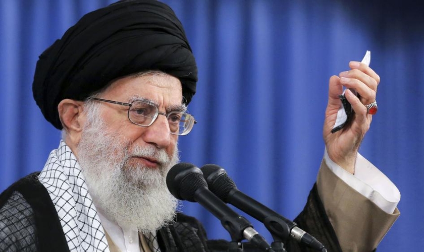 Aiatolá Ali Khamenei é o líder supremo do Irã e por diversas vezes jurou a destruição de Israel. (Foto: AP Photo)