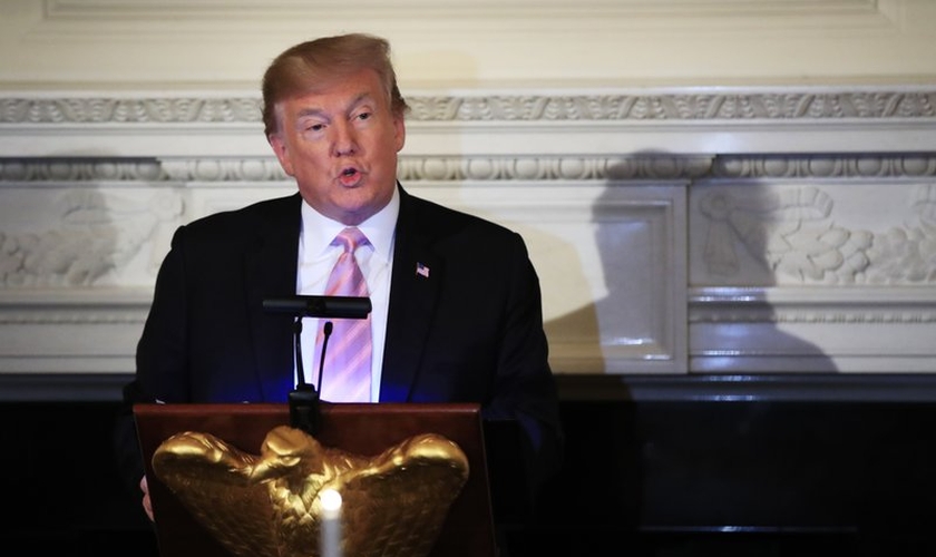 Presidente Donald Trump discursa no jantar do Dia Nacional de Oração na Casa Branca. (Foto: AP Photo/Manuel Balce Ceneta)