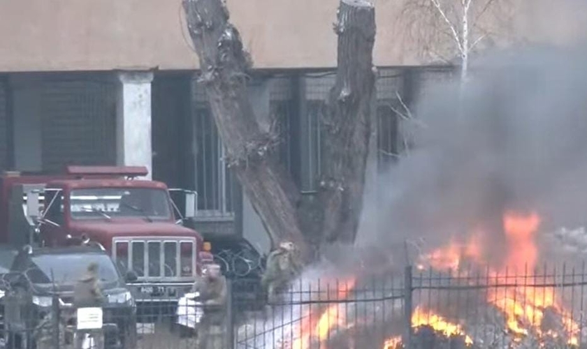 Ucrânia continua sendo bombardeada pela Rússia. (Captura de tela: YouTube Band Jornalismo)