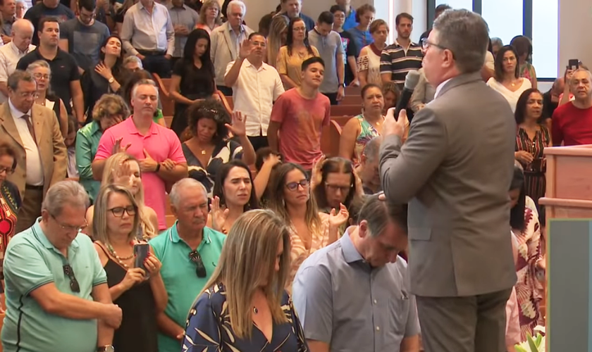 O presidente Jair Bolsonaro participou de culto e recebeu uma oração. (Foto: Igreja Memorial Batista de Brasília)