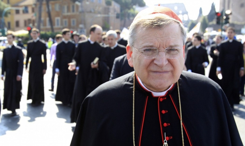 Raymond Leo Burke, ex-arcebispo de Saint Louis, EUA.