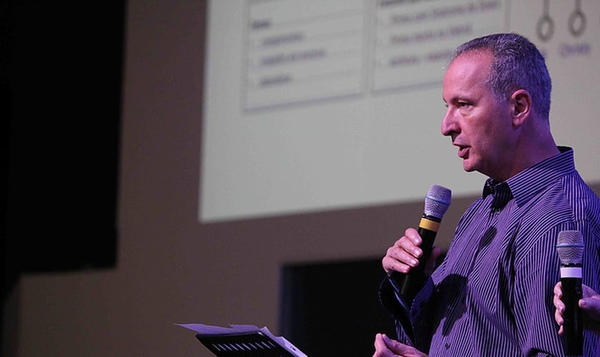 O pastor Peter Scazzero é fundador do Ministério Espiritualidade Emocionalmente Saudável. (Foto: Divulgação)