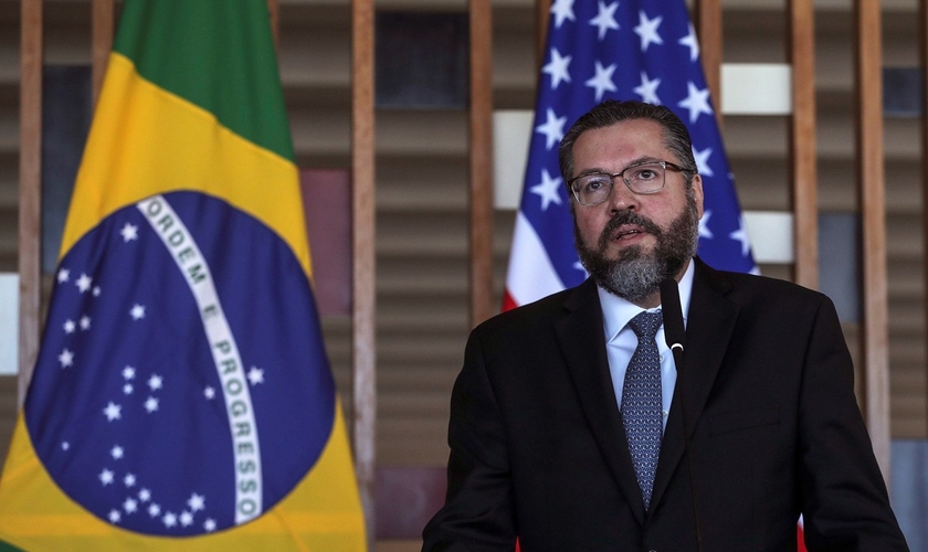 Ministro das Relações Exteriores, Ernesto Araújo, destaca aproximação com EUA e Israel. (Foto: EFE/Antonio Lacerda)